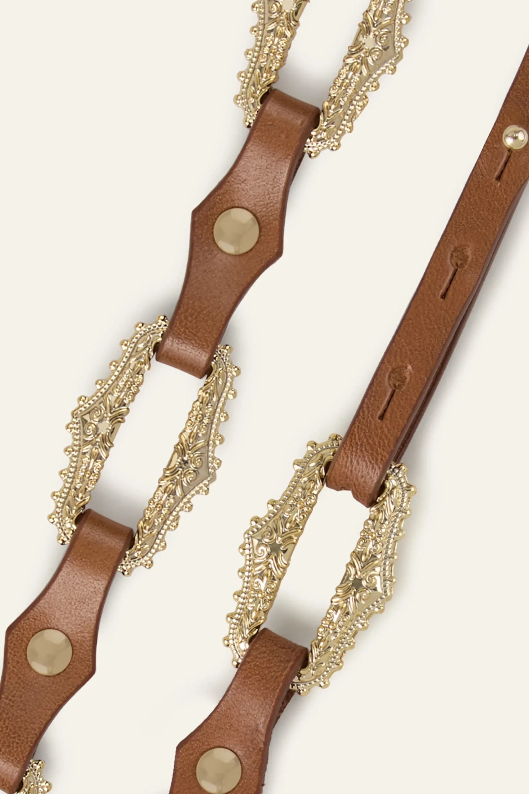 BAPTISTE cinturón de cuero con joyas € 135