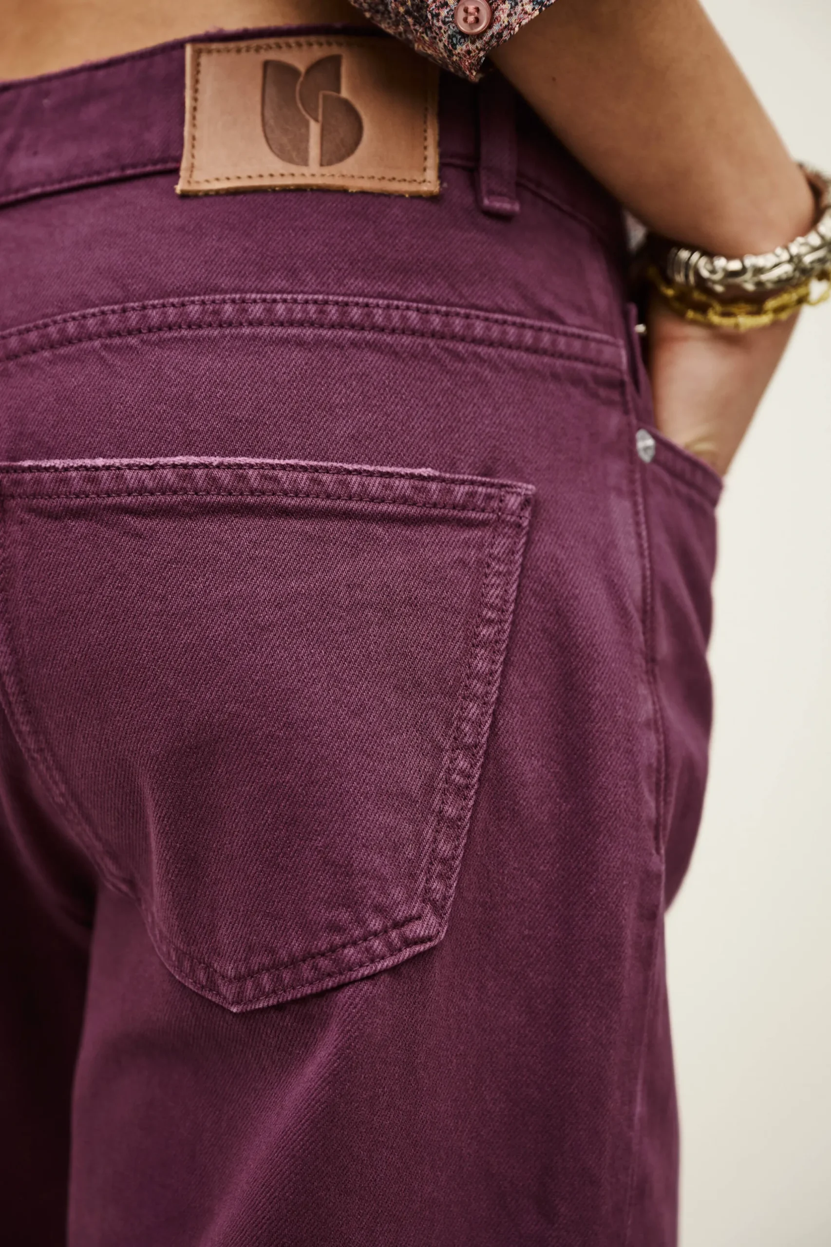 BONEY vaqueros anchos € 185