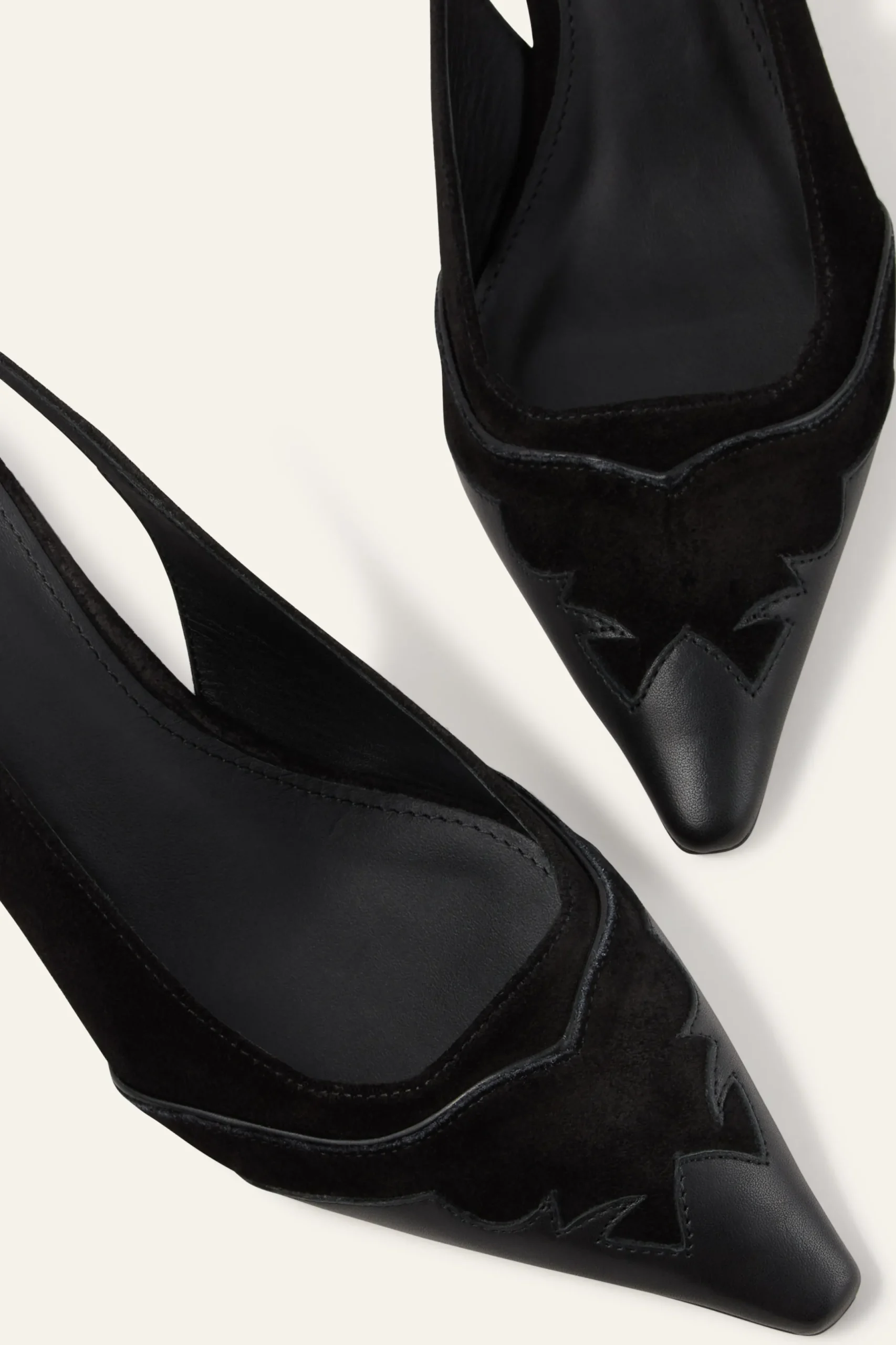CASTA zapatos de salón con correa trasera € 295