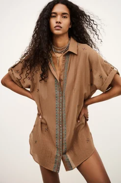DAELA camisa bordada