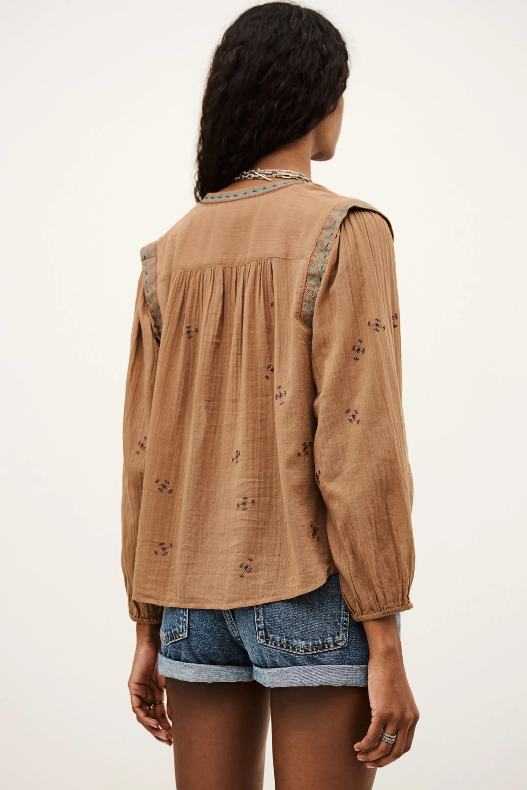 DALILA camisa bordada