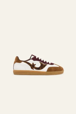 deportivas zapatillas con suela en contraste