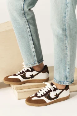 deportivas zapatillas con suela en contraste