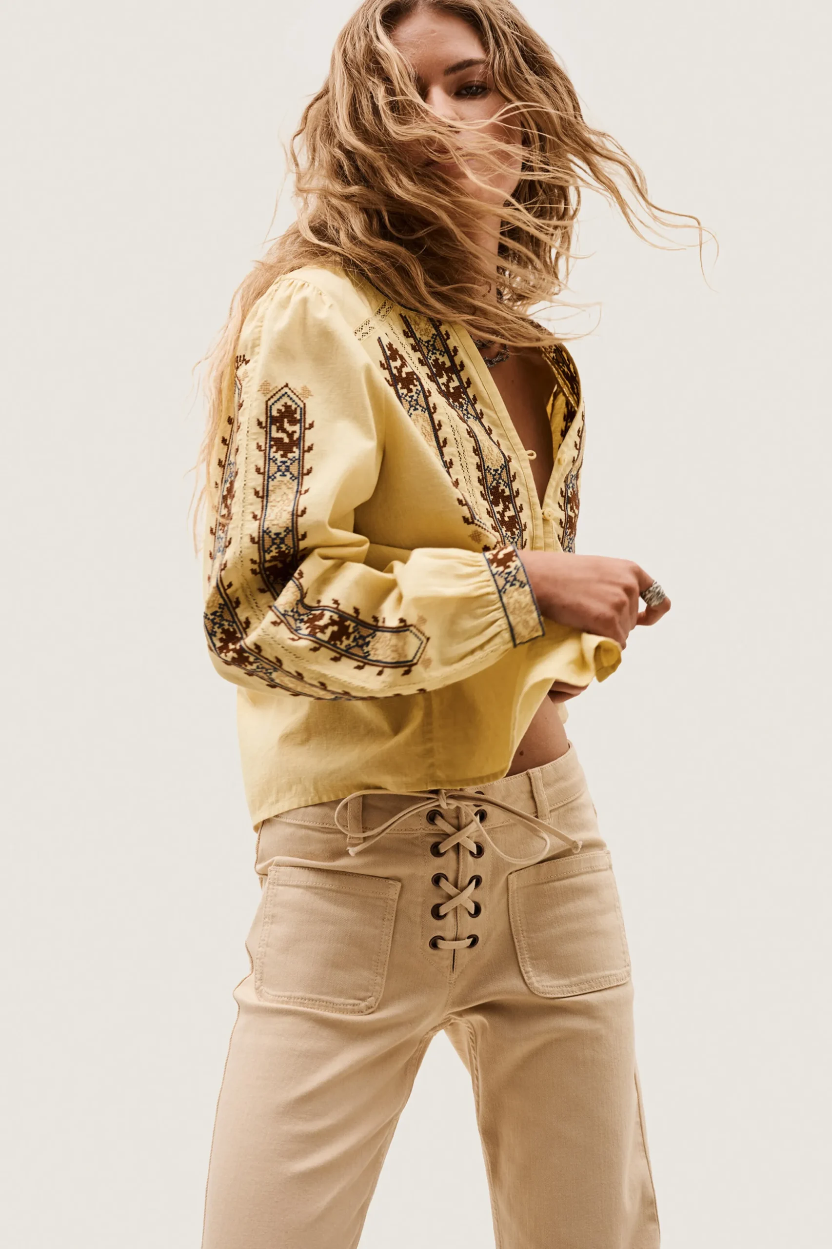 FAUSTINA blusa bordada con mangas