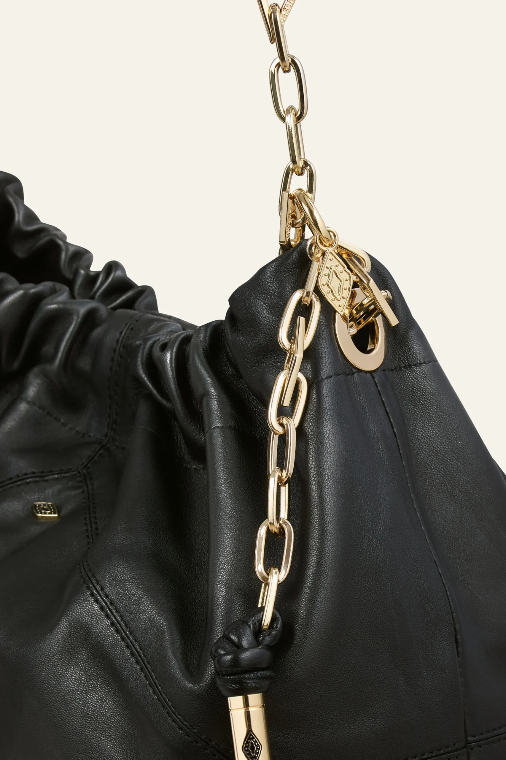 JUNIO bolso de mano de cuero