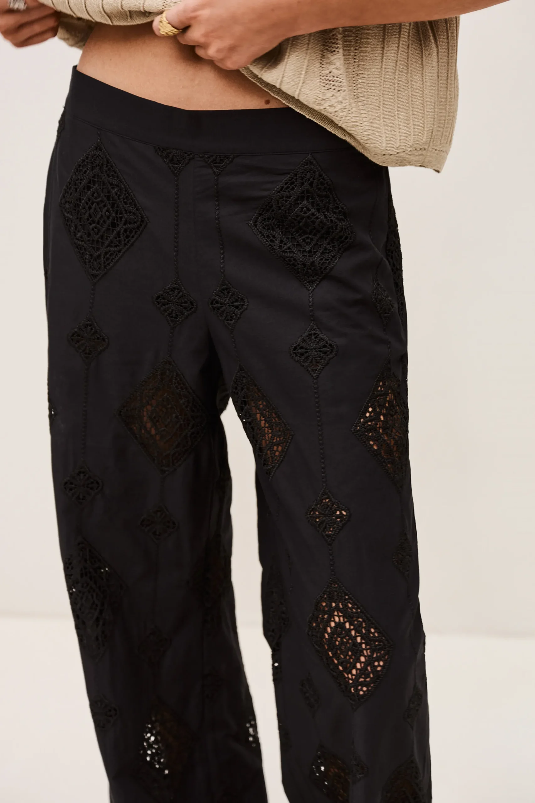 MIKE pantalón ancho € 245