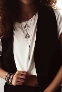 OJAS NECKLACE