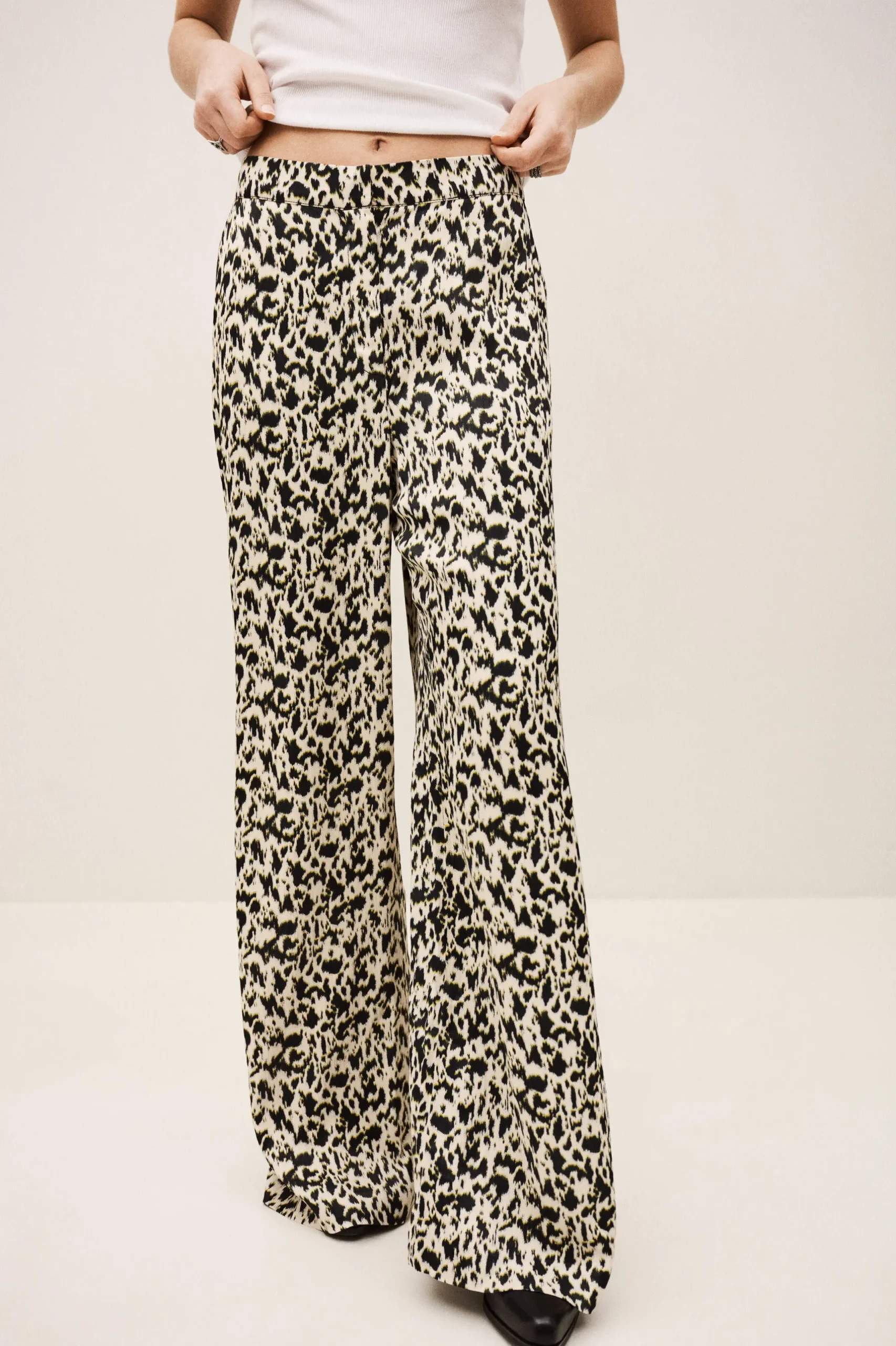 PLYDE pantalón ancho estampado € 195 € 117
