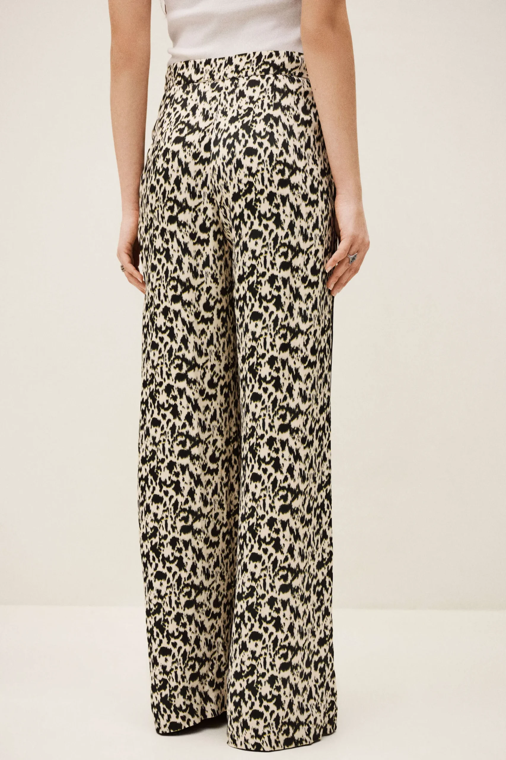 PLYDE pantalón ancho estampado € 195 € 117