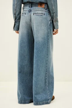 TOBY JEAN