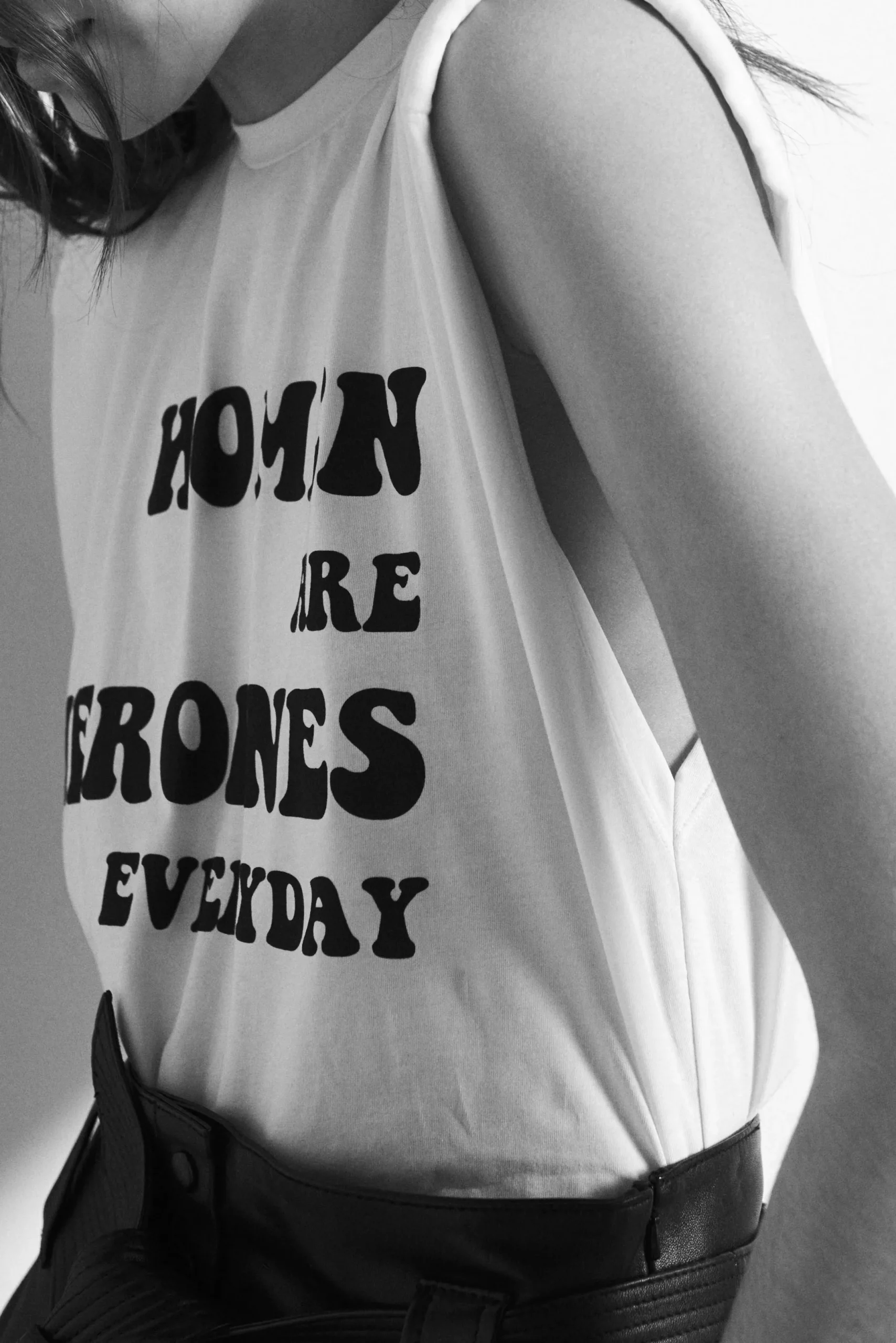 WOMAN camiseta con mensaje