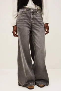 YUSC JEAN
